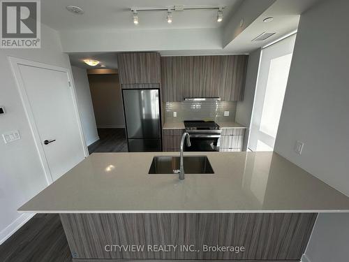 1401 - 4130 Parkside Village Drive, Mississauga, ON - Indoor Photo Showing Kitchen