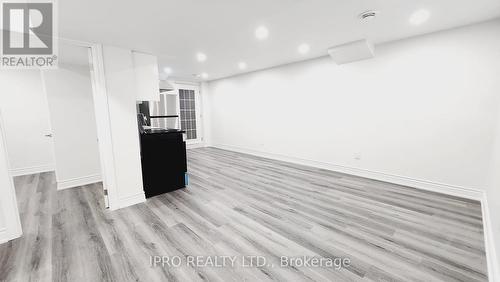 3546 Copernicus Drive, Mississauga, ON - Indoor