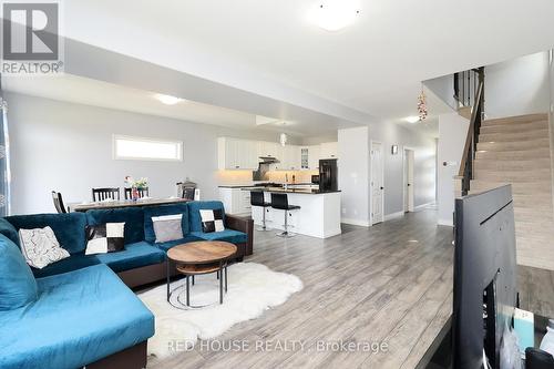 67 Stonecrest Boulevard, Quinte West, ON - Indoor Photo Showing Living Room