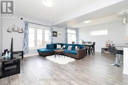 67 Stonecrest Boulevard, Quinte West, ON - Indoor Photo Showing Living Room