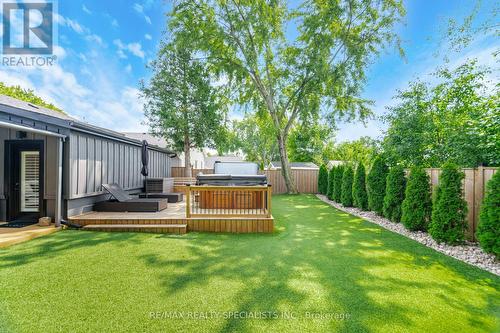 136 Boxley Road, Burlington, ON - Outdoor With Deck Patio Veranda With Backyard