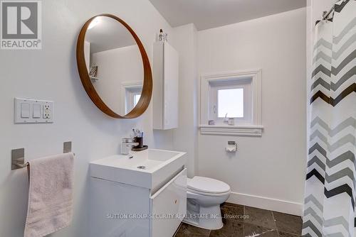 134 Bartlett Avenue, Toronto, ON - Indoor Photo Showing Bathroom