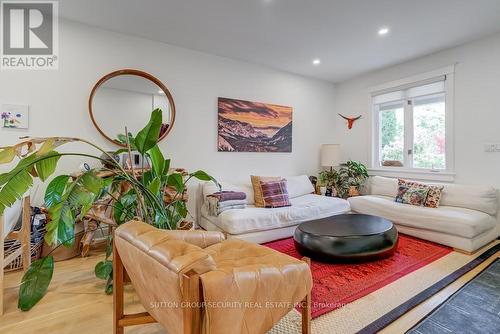 134 Bartlett Avenue, Toronto, ON - Indoor Photo Showing Living Room