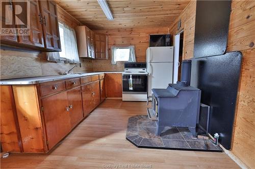 34-36 Caron Road, Lavigne, ON - Indoor Photo Showing Kitchen