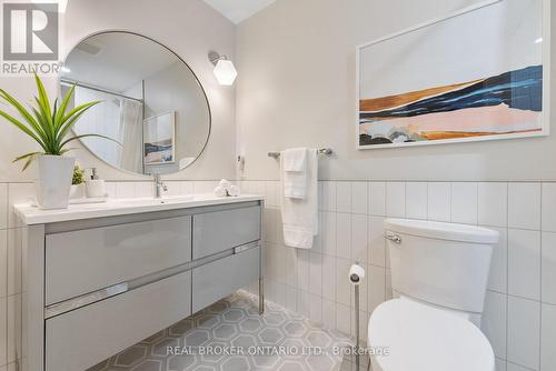 15 Grand Hill Drive, Kitchener, ON - Indoor Photo Showing Bathroom