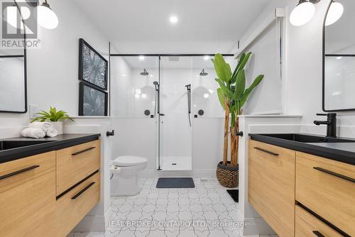 15 Grand Hill Drive, Kitchener, ON - Indoor Photo Showing Bathroom