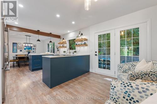 15 Grand Hill Drive, Kitchener, ON - Indoor Photo Showing Kitchen