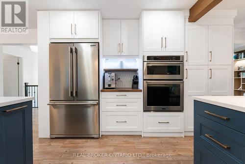 15 Grand Hill Drive, Kitchener, ON - Indoor Photo Showing Kitchen With Stainless Steel Kitchen