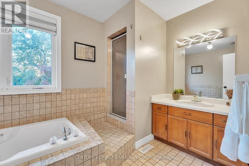 1669 Phillbrook Crescent, London, ON - Indoor Photo Showing Bathroom