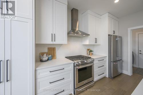 132 Crestview Drive, Middlesex Centre (Kilworth), ON - Indoor Photo Showing Kitchen With Stainless Steel Kitchen With Upgraded Kitchen