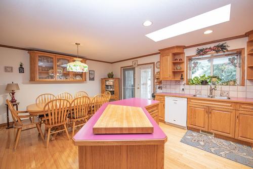 7706 Giles Drive, Coldstream, BC - Indoor