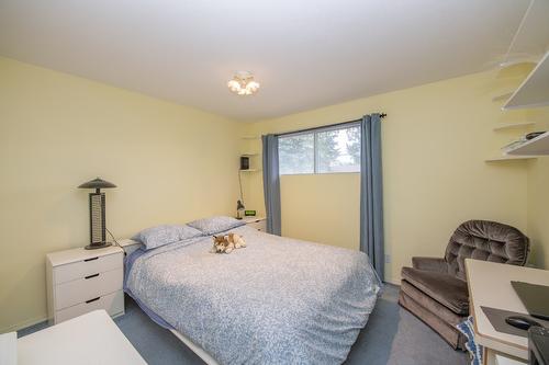 7706 Giles Drive, Coldstream, BC - Indoor Photo Showing Bedroom