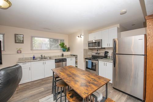 7706 Giles Drive, Coldstream, BC - Indoor Photo Showing Kitchen