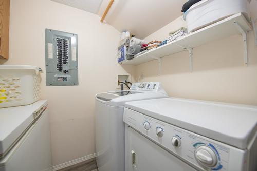 7706 Giles Drive, Coldstream, BC - Indoor Photo Showing Laundry Room