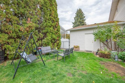 7706 Giles Drive, Coldstream, BC - Outdoor