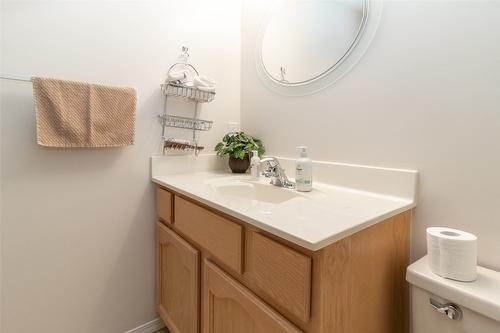 102-2477 Ingram Road, West Kelowna, BC - Indoor Photo Showing Bathroom