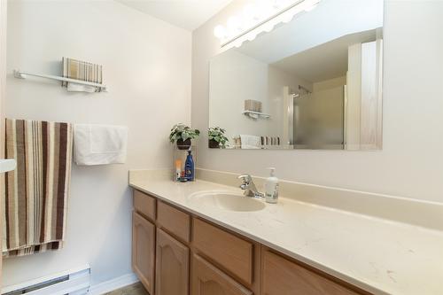 102-2477 Ingram Road, West Kelowna, BC - Indoor Photo Showing Bathroom