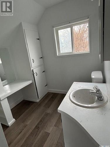 127 Fourth Avenue E, Canora, SK - Indoor Photo Showing Bathroom