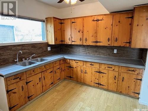 127 Fourth Avenue E, Canora, SK - Indoor Photo Showing Kitchen With Double Sink