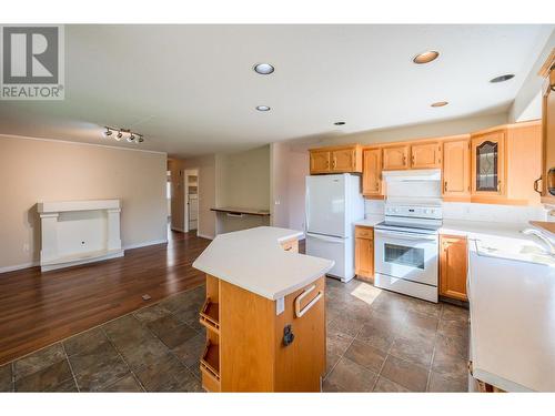 418 Ridge Road, Penticton, BC - Indoor Photo Showing Kitchen