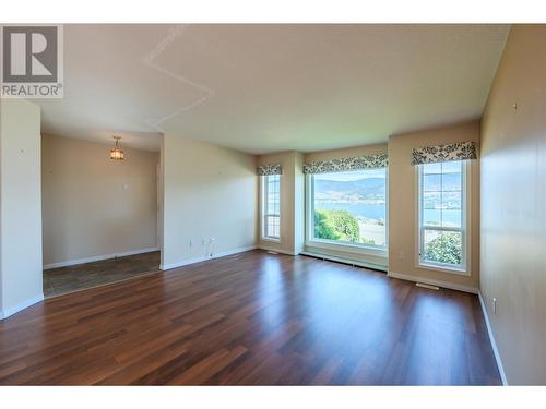 418 Ridge Road, Penticton, BC - Indoor Photo Showing Other Room