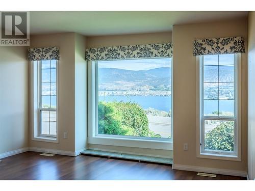 418 Ridge Road, Penticton, BC - Indoor Photo Showing Other Room