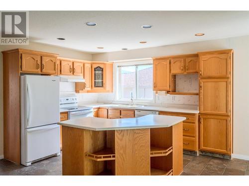 418 Ridge Road, Penticton, BC - Indoor Photo Showing Kitchen With Double Sink