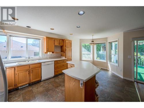 418 Ridge Road, Penticton, BC - Indoor Photo Showing Kitchen