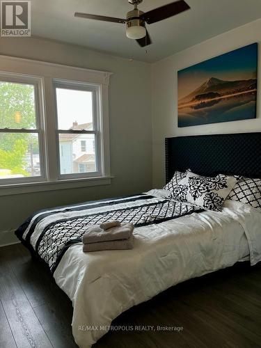 4910 Bridge Street, Niagara Falls, ON - Indoor Photo Showing Bedroom