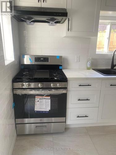 971 Ormsby Street, London, ON - Indoor Photo Showing Kitchen