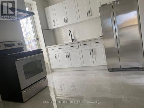 971 Ormsby Street, London, ON - Indoor Photo Showing Kitchen