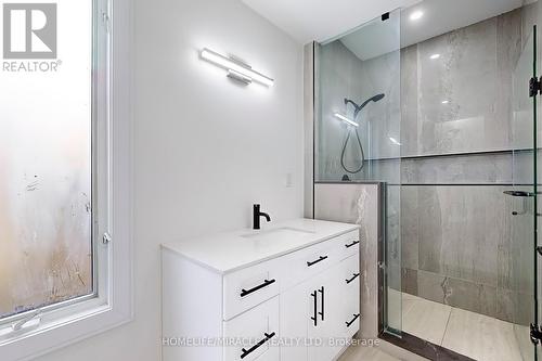 971 Ormsby Street, London, ON - Indoor Photo Showing Bathroom