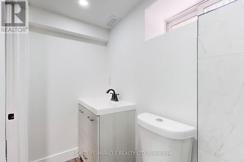 971 Ormsby Street, London, ON - Indoor Photo Showing Bathroom