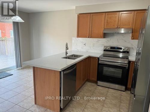 792 Bolingbroke Drive, Milton, ON - Indoor Photo Showing Kitchen With Double Sink