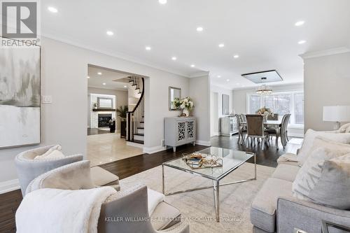 1724 Medallion Court, Mississauga, ON - Indoor Photo Showing Living Room