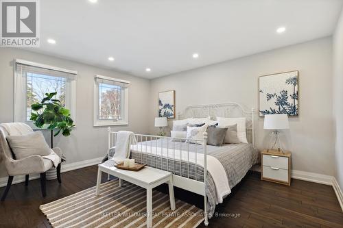 1724 Medallion Court, Mississauga, ON - Indoor Photo Showing Bedroom