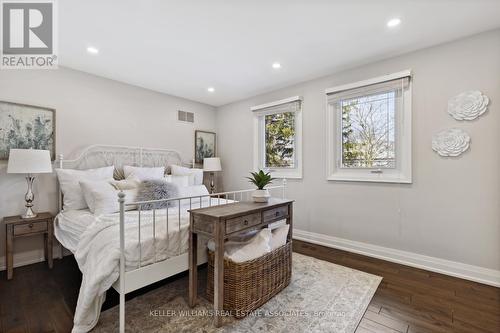 1724 Medallion Court, Mississauga, ON - Indoor Photo Showing Bedroom