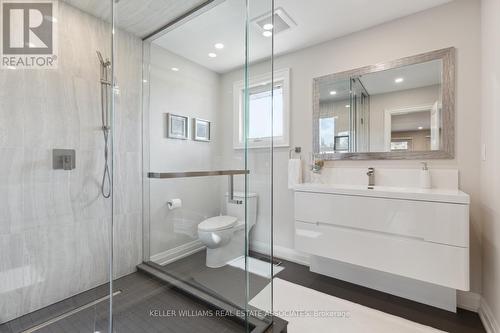 1724 Medallion Court, Mississauga, ON - Indoor Photo Showing Bathroom