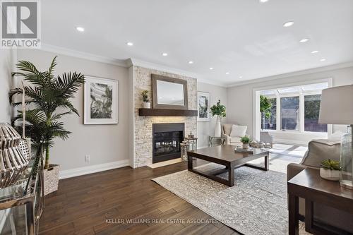 1724 Medallion Court, Mississauga, ON - Indoor Photo Showing Living Room With Fireplace