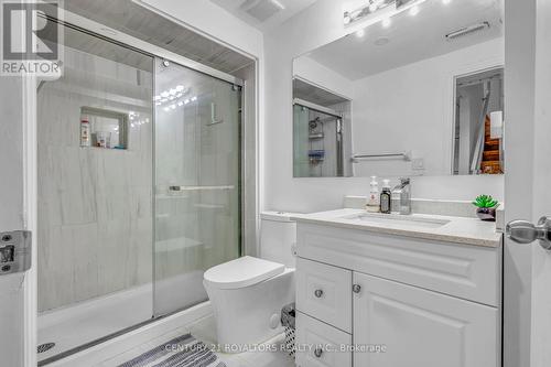 2526 Willowburne Drive, Mississauga, ON - Indoor Photo Showing Bathroom