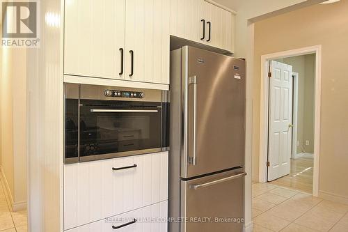 7 - 213 Nash Road S, Hamilton, ON - Indoor Photo Showing Kitchen