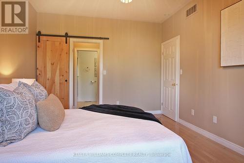 7 - 213 Nash Road S, Hamilton, ON - Indoor Photo Showing Bedroom