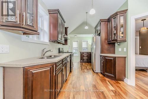 7 Amber Road, Cambridge, ON - Indoor Photo Showing Kitchen With Double Sink