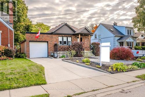 7 Amber Road, Cambridge, ON - Outdoor With Facade