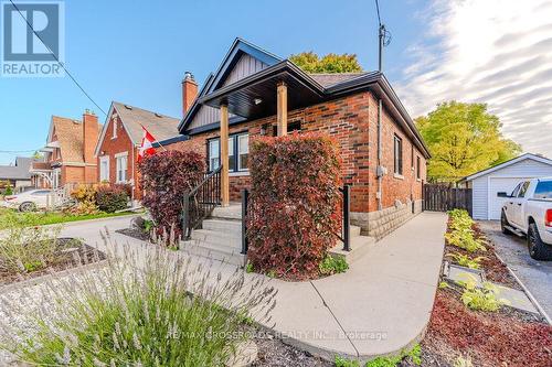 7 Amber Road, Cambridge, ON - Outdoor