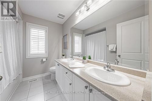 51 Narbonne Crescent, Hamilton, ON - Indoor Photo Showing Bathroom