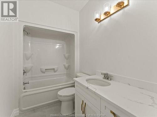 3265 Tullio Drive, Lasalle, ON - Indoor Photo Showing Bathroom