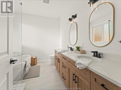 3198 Tullio Drive, Lasalle, ON - Indoor Photo Showing Bathroom