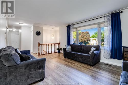 25 Jeffrey Street, Tilbury, ON - Indoor Photo Showing Living Room