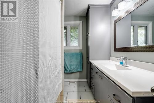 25 Jeffrey Street, Tilbury, ON - Indoor Photo Showing Bathroom